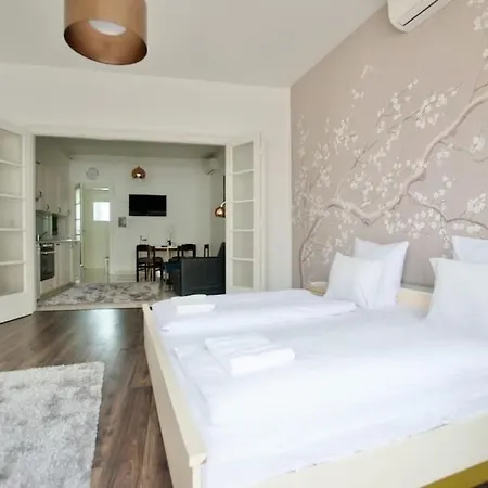 Apartment Standard By Hi5- Bajcsy *